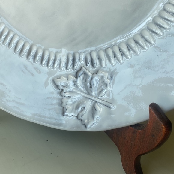 Vietri Dinner Plate Incanto - Discontinued Grape Pattern LIKE NEW - Picture 2 of 5